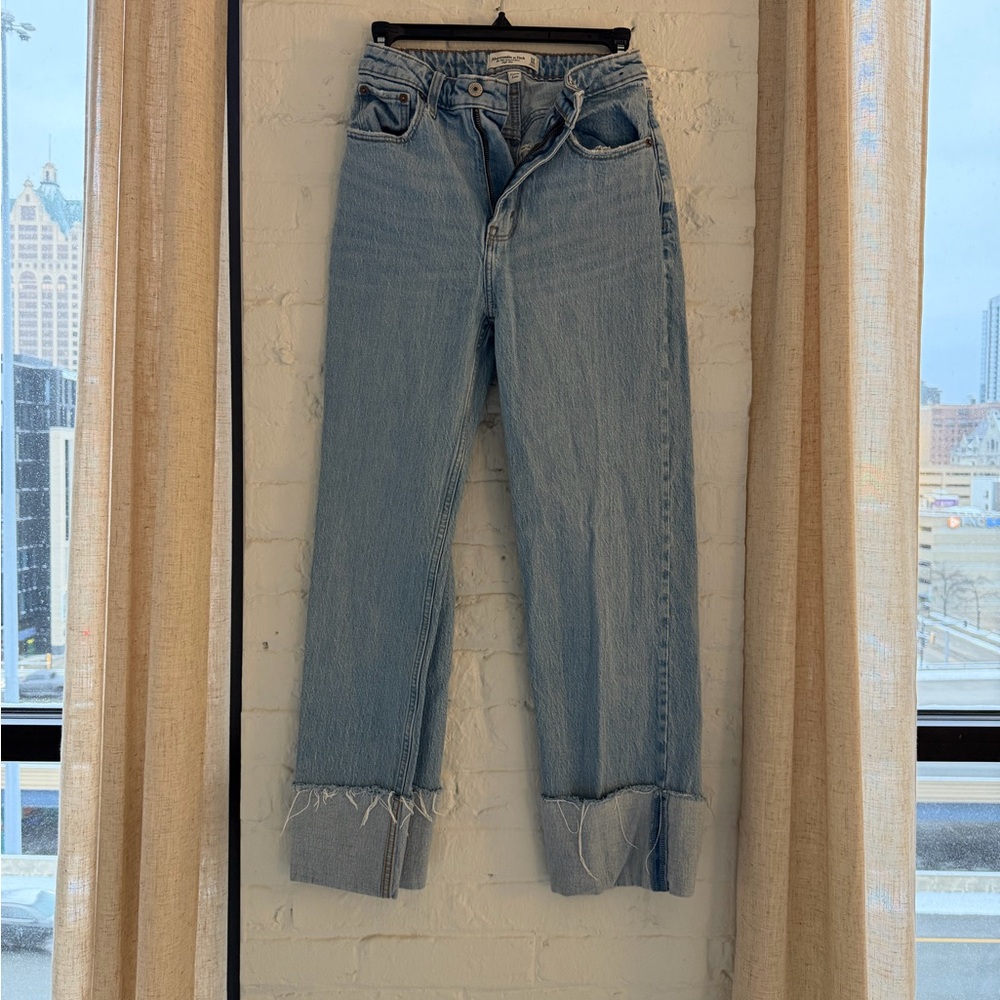 Abercrombie & Fitch Curve Love 90’s Relaxed Jean High Rise
